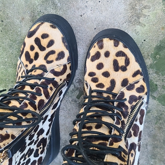 Giuseppe Zanotti Leopard-Print Calf Hair Wedge Sneaker Size 39 EUC - Picture 2 of 16